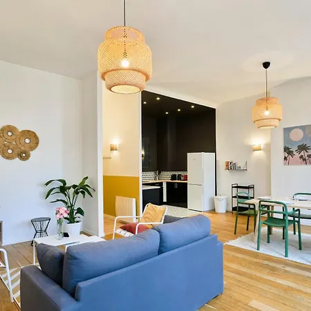 Charming Flats On The Grand Boulevard *