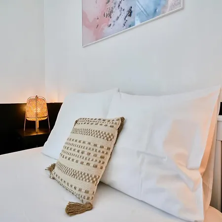 Charming Flats On The Grand Boulevard *