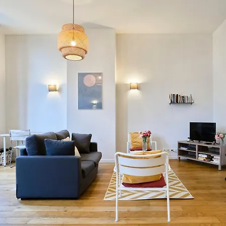 Charming Flats On The Grand Boulevard