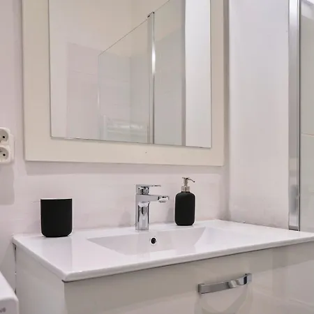 Charming Flats On The Grand Boulevard דירה *