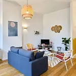 Charming Flats On The Grand Boulevard リール