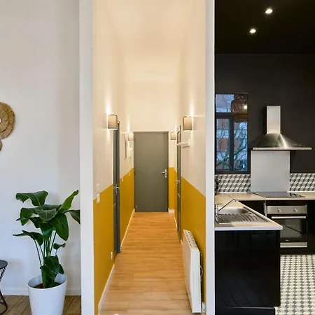 Charming Flats On The Grand Boulevard *