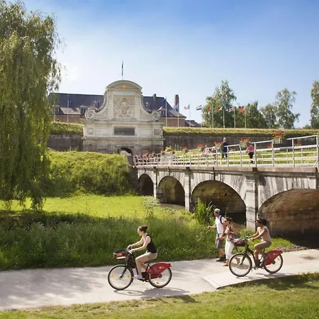 Charming Flats On The Grand Boulevard