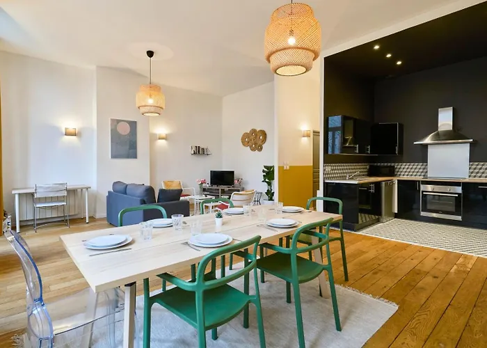 Charming Flats On The Grand Boulevard ليل