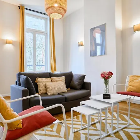 Апартаменты Charming Flats On The Grand Boulevard